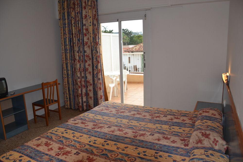 Hotel Brisamar Suites Coma-Ruga Extérieur photo